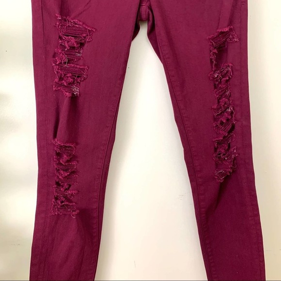 FRAME
Cranberry Rip Skinny Distressed Jeans, wine - Picture 4 of 7